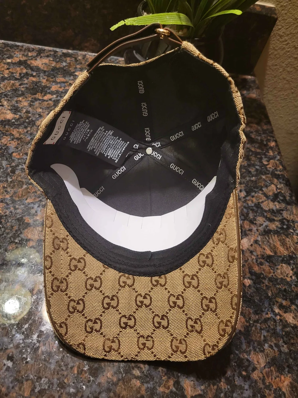 Gucci Beige/Brown Monogram Hat with Green-Red Web - Picture 6 of 9
